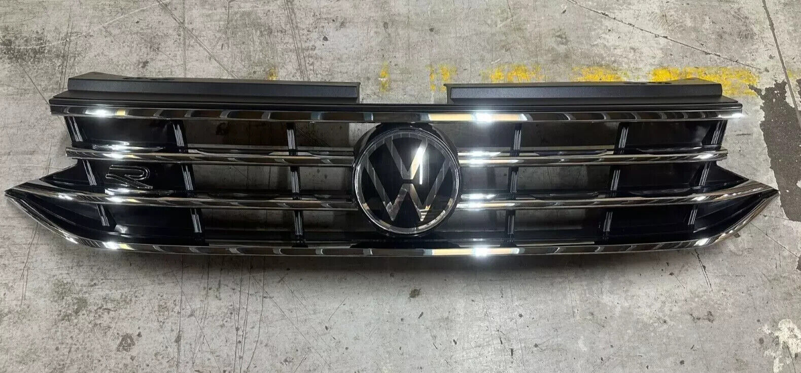 VW Tiguan MK2 R-LINE 2020-2023 Front Bumper Grille WITH BADGE Upper Grill Chrome